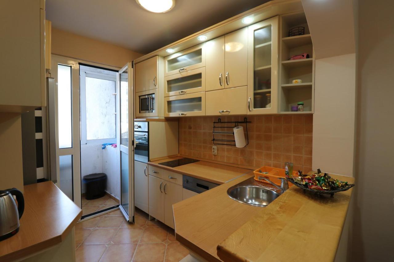 Apartment Nina Kotor Eksteriør billede