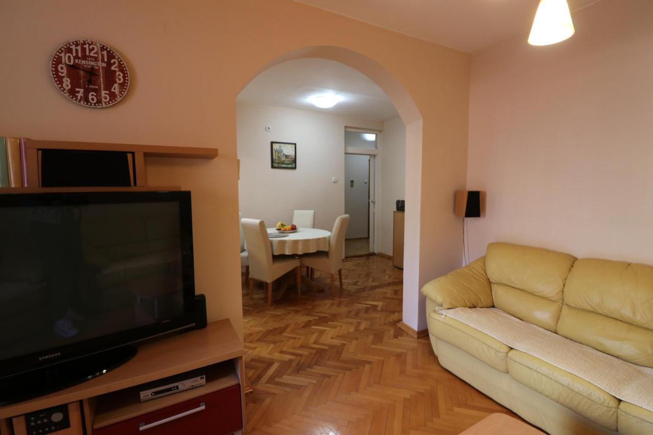Apartment Nina Kotor Eksteriør billede